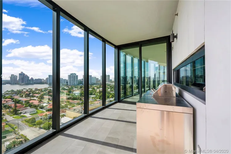 Porsche Design Tower #1603 image #59