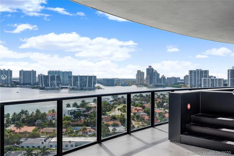 Porsche Design Tower #1603 image #61