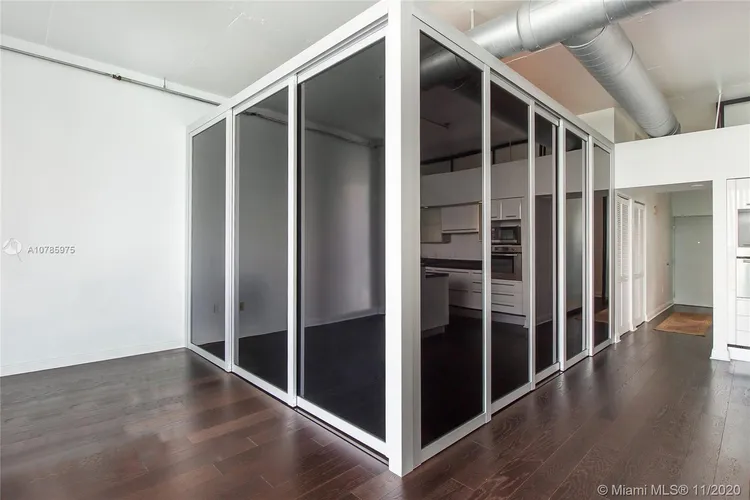 Space 01 Lofts #704 image #10