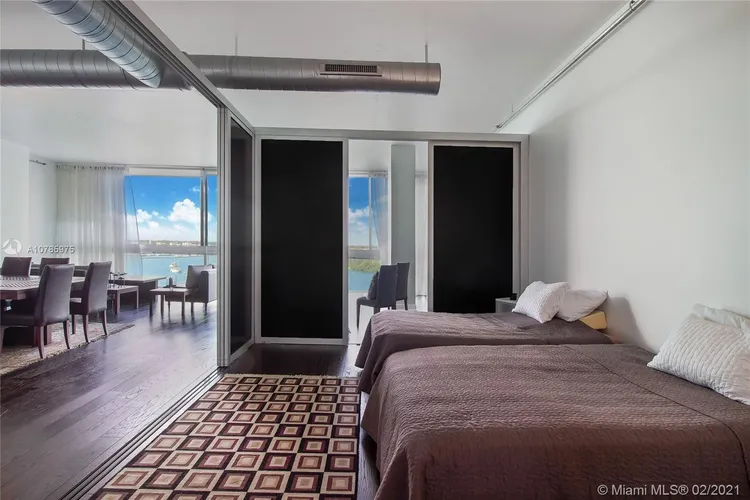 Space 01 Lofts #704 image #11