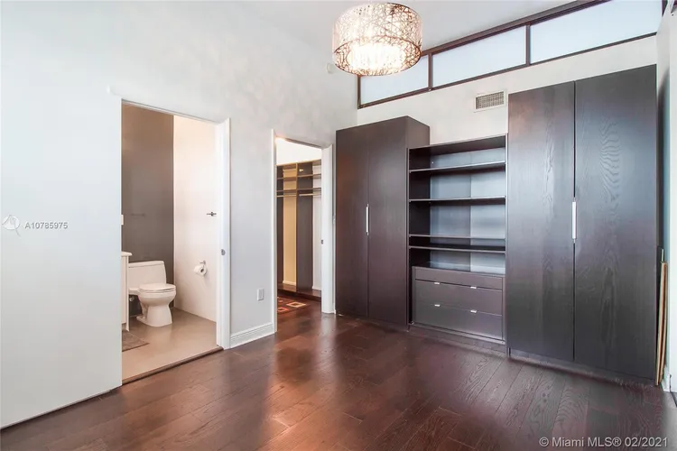 Space 01 Lofts #704 image #14