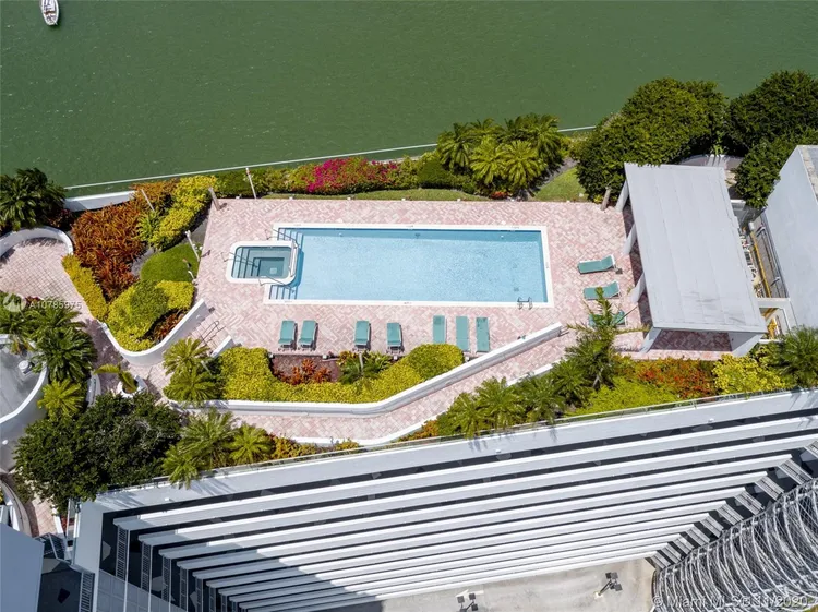 Space 01 Lofts #704 image #19