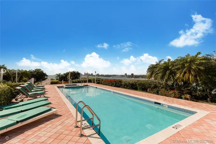 Space 01 Lofts #704 image #21