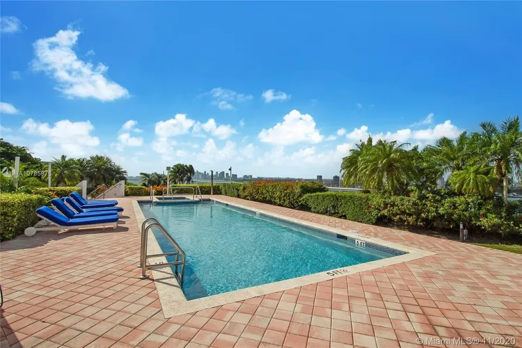 Space 01 Lofts #704 image #22