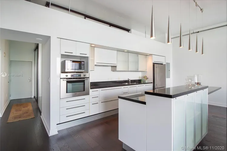 Space 01 Lofts #704 image #7