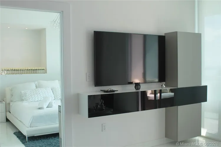 900 Biscayne Bay #3207 image #8