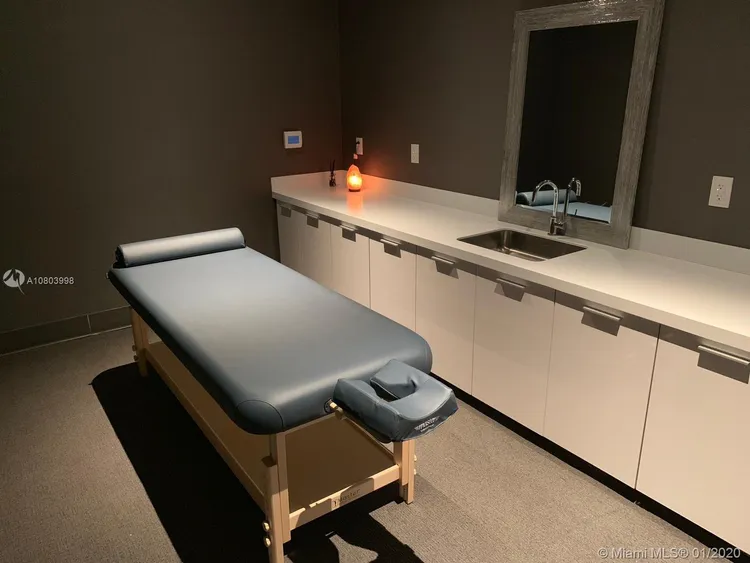 Canvas #2305 image #31