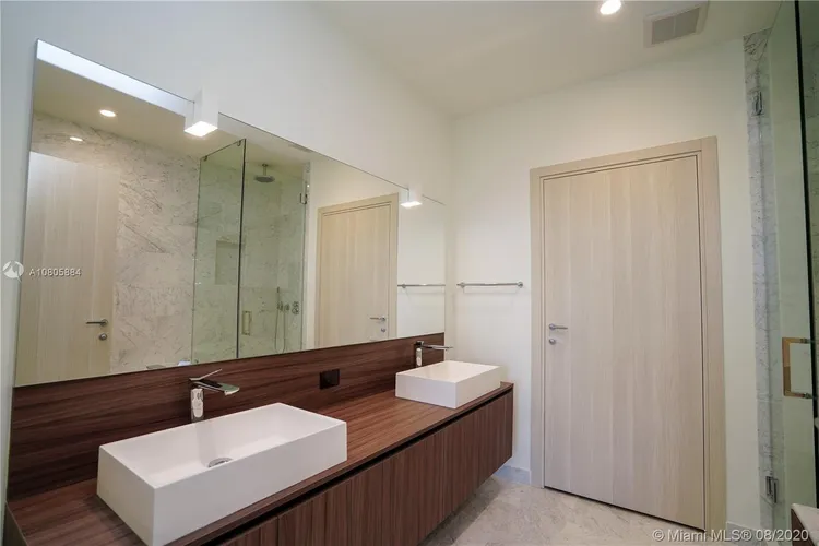 Brickell Flatiron #1806 image #38