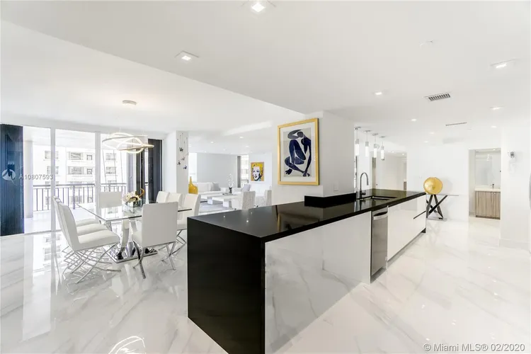 The Tiffany #505 image #11