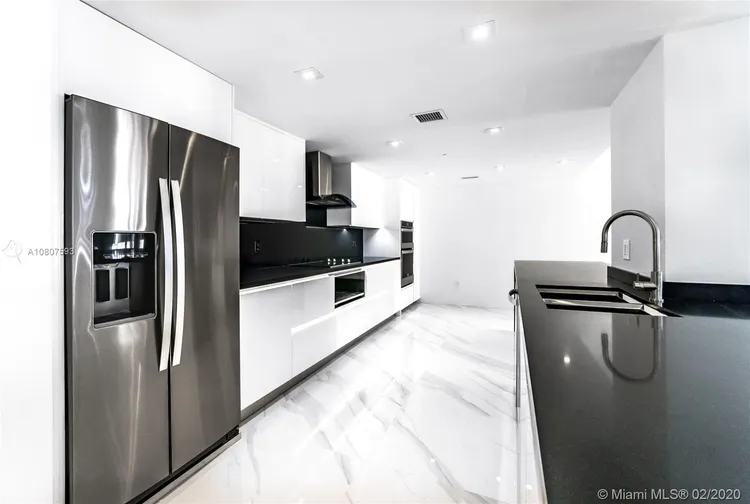 The Tiffany #505 image #12