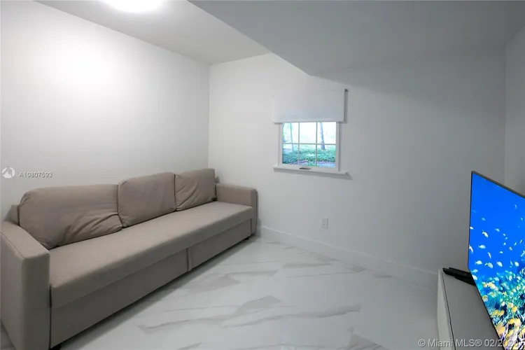 The Tiffany #505 image #21