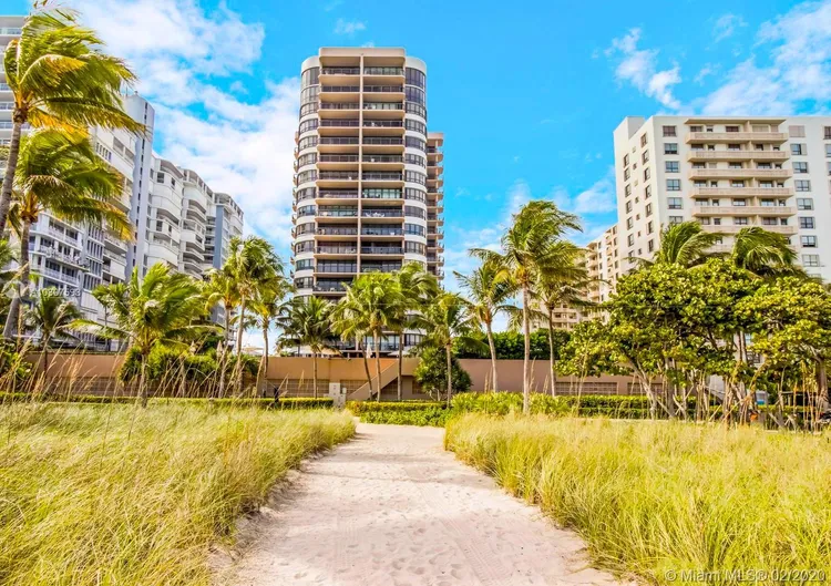 The Tiffany #505 image #29