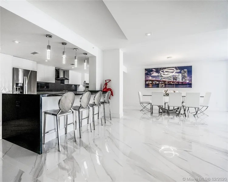 The Tiffany #505 image #6