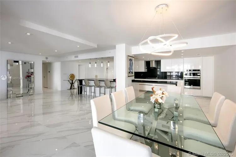 The Tiffany #505 image #7