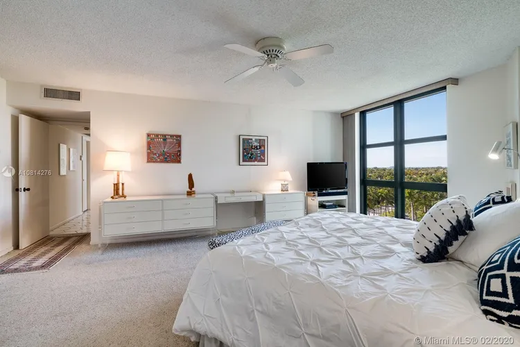 Towers of Key Biscayne #E608 image #15