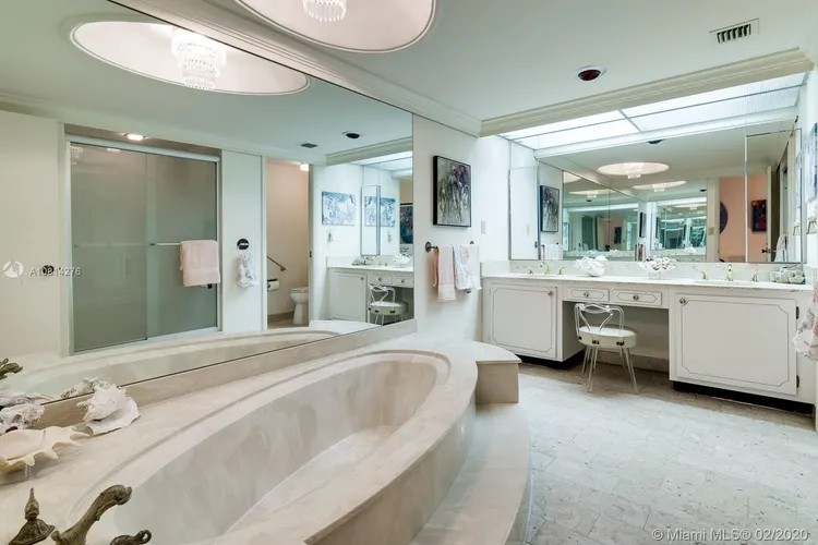 Towers of Key Biscayne #E608 image #17