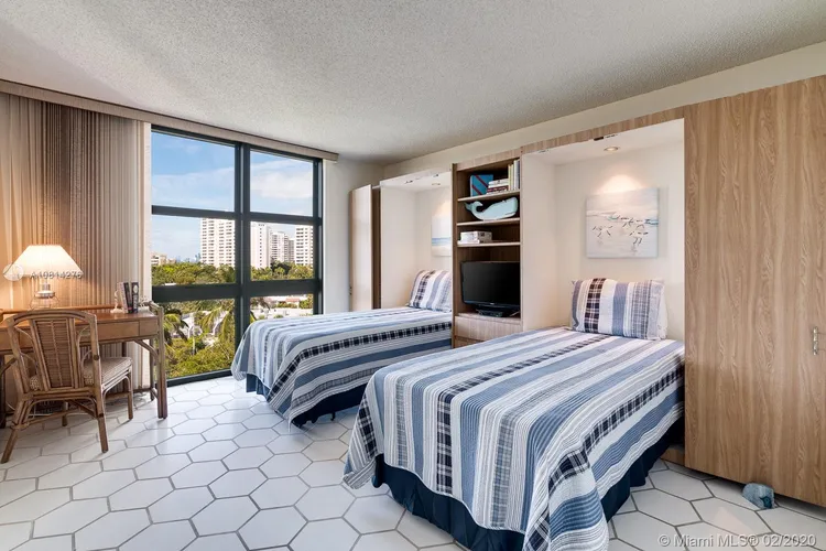 Towers of Key Biscayne #E608 image #18