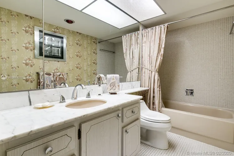 Towers of Key Biscayne #E608 image #19