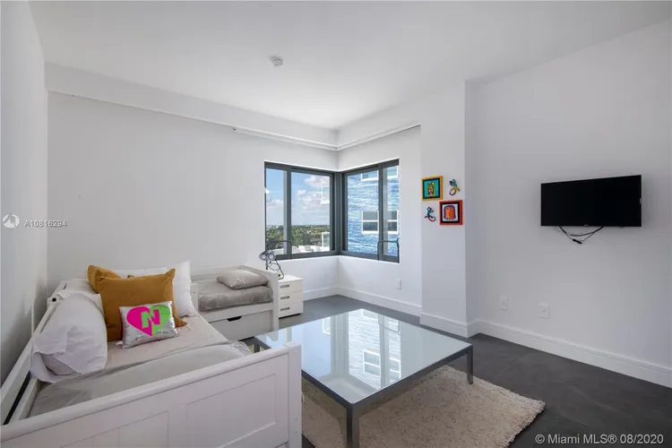 Gorlin at Aqua #803 image #12