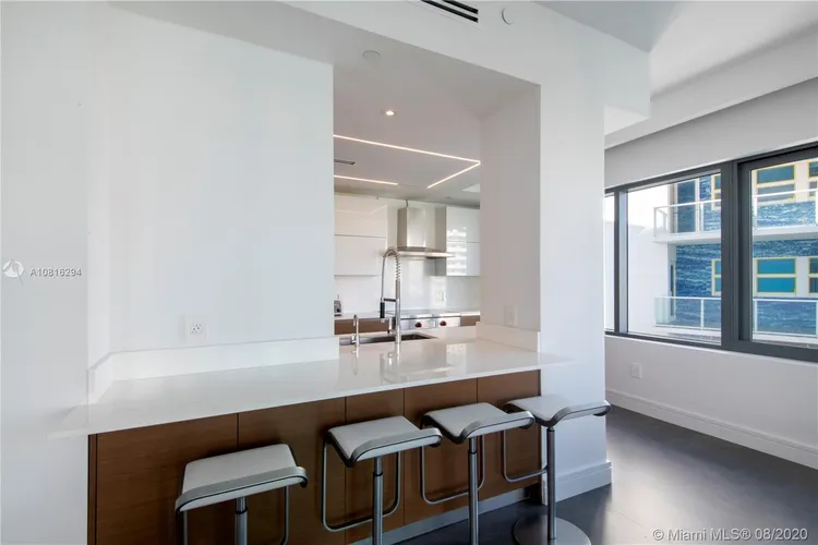 Gorlin at Aqua #803 image #6