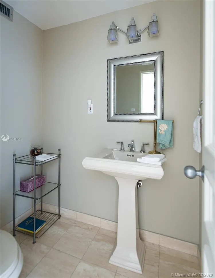 Executive #9E image #14