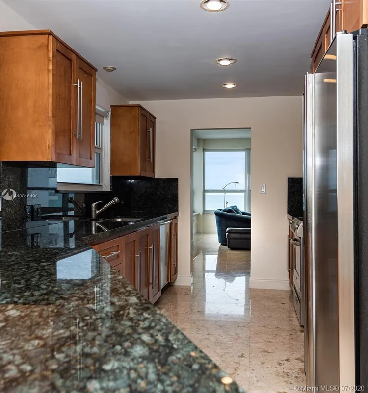 Executive #9E image #7