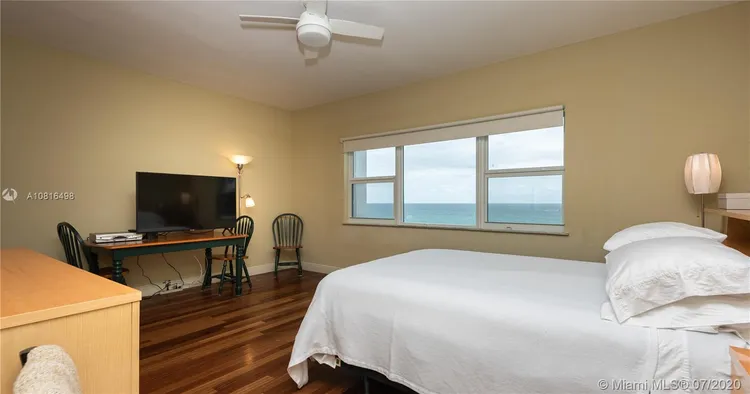 Executive #9E image #8