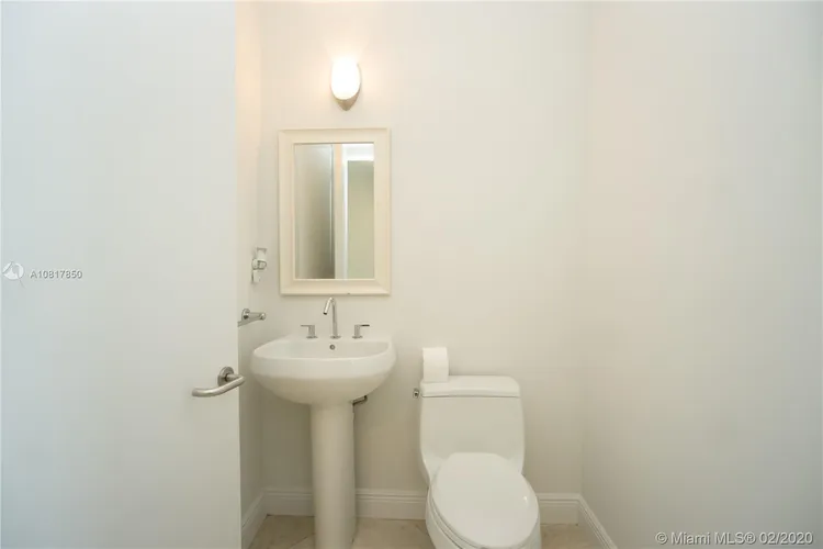 Atrium #1-804 image #14