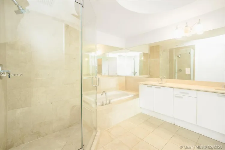 Atrium #1-804 image #6