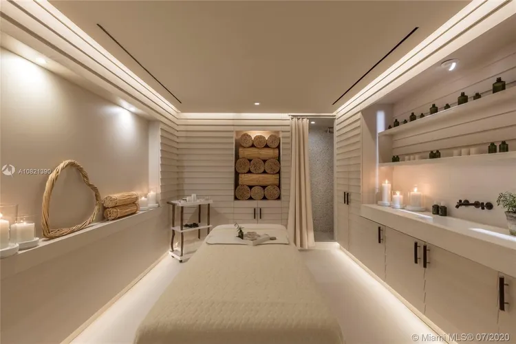 1 Hotel & Homes #1410 image #13