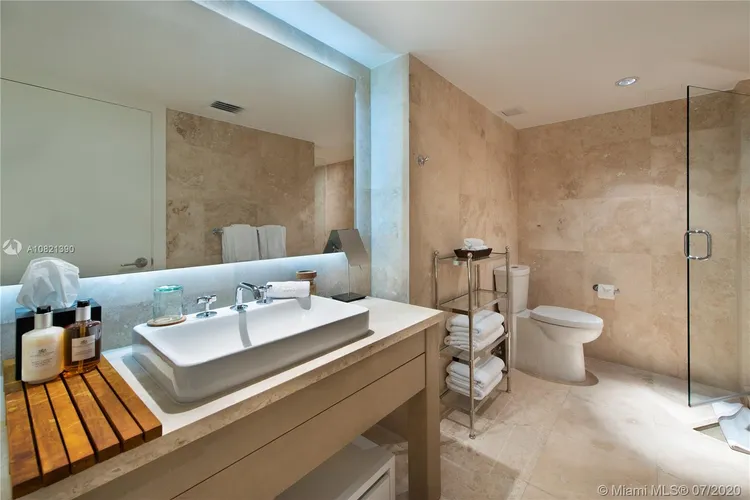 1 Hotel & Homes #1410 image #9