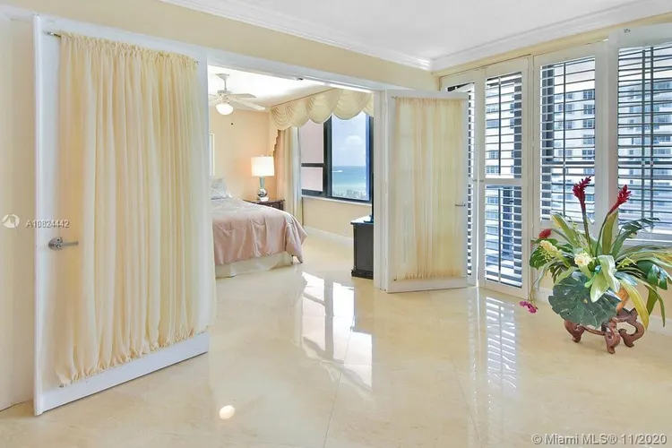 The Alexander #1015 image #7