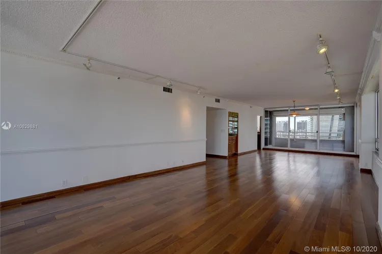 The Palace Condo #C1605 image #17