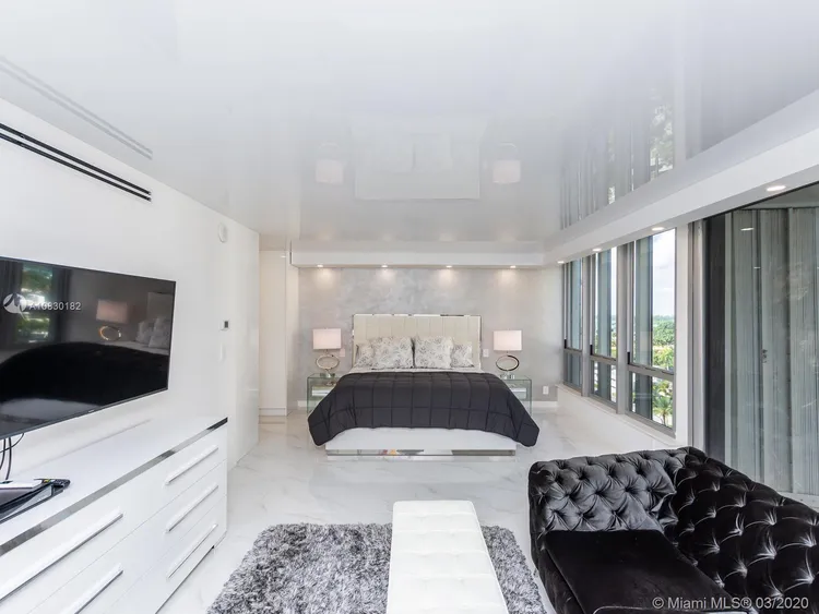 Bal Harbour 101 #1006 image #28