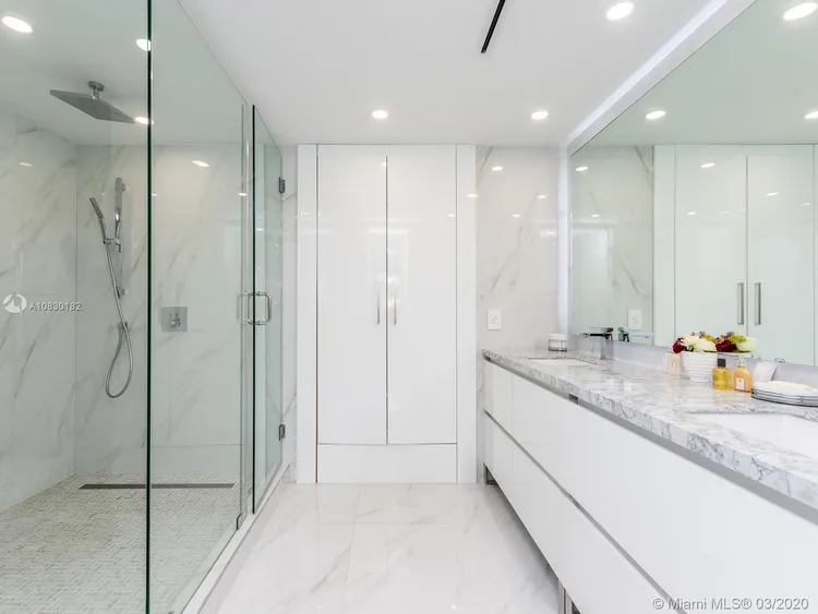 Bal Harbour 101 #1006 image #32