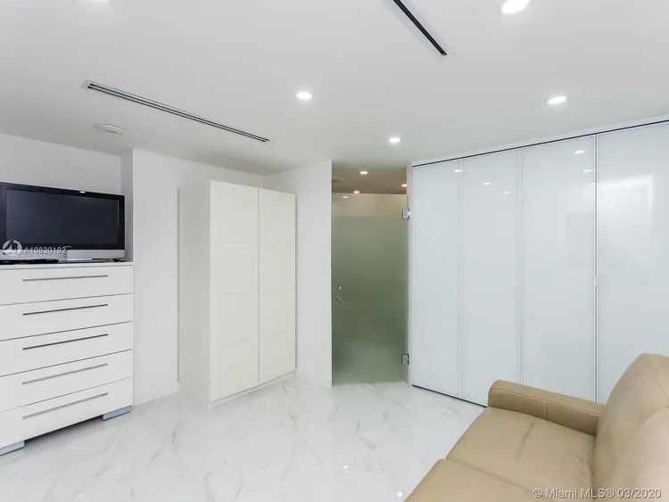 Bal Harbour 101 #1006 image #35