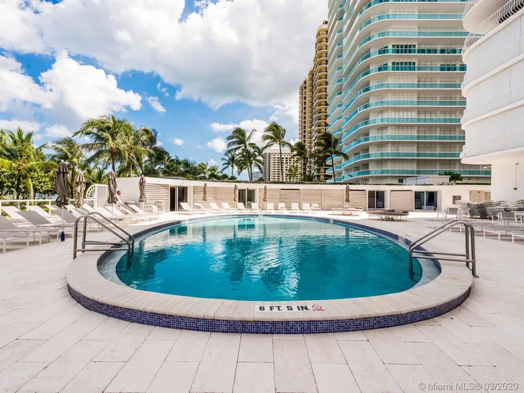 Bal Harbour 101 #1006 image #37