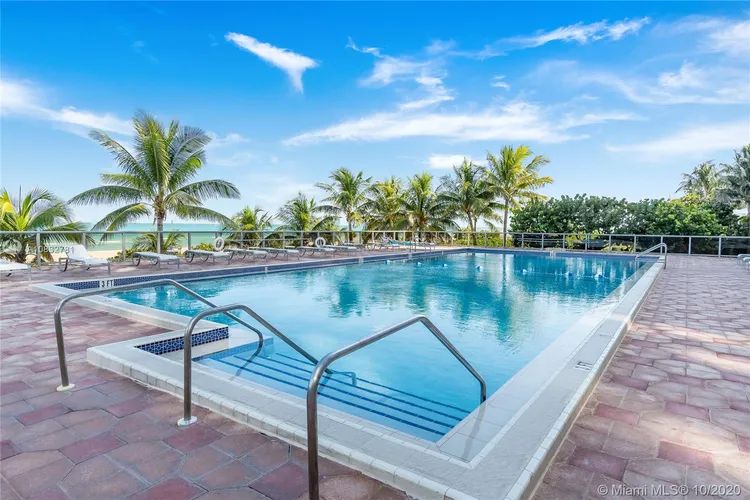 Maison Grande #635 image #25