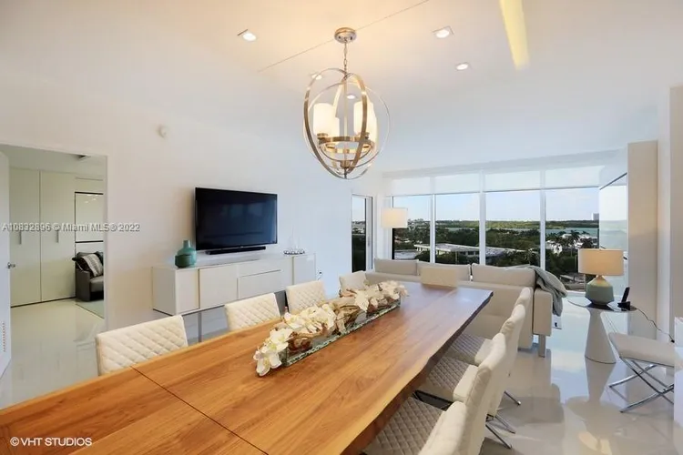Harbour House #725 image #11