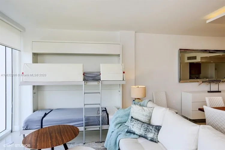 Harbour House #725 image #18