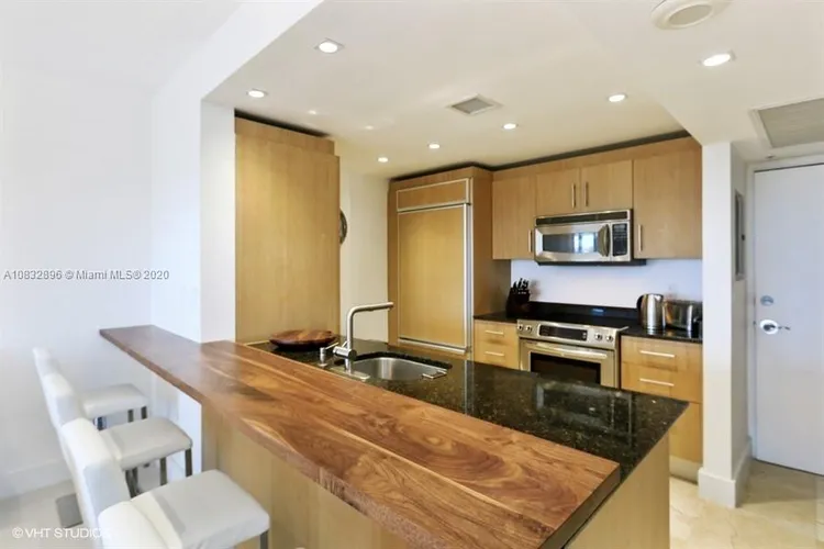 Harbour House #725 image #9