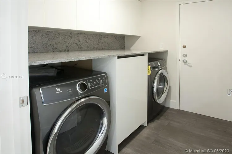 Villa Regina Condo #2201 image #23