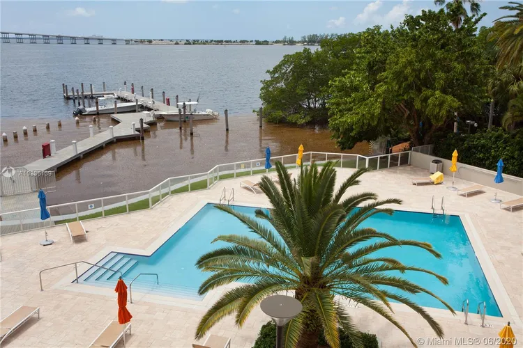 Villa Regina Condo #2201 image #27