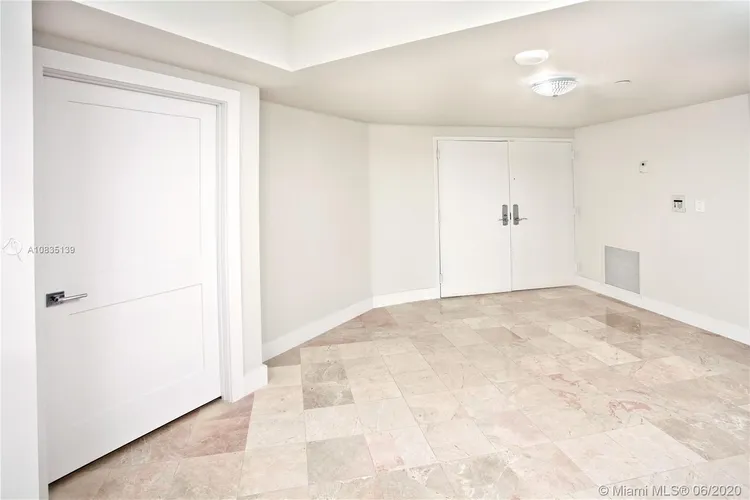 Villa Regina Condo #2201 image #8