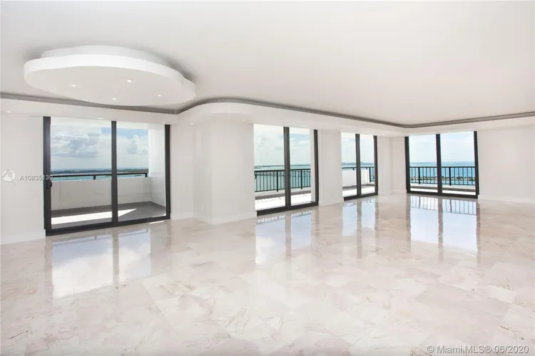 Villa Regina Condo #2201 image #9