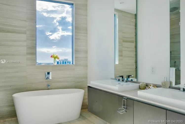 Echo Aventura #UPH01 image #10