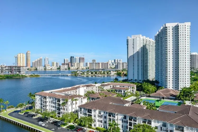 Echo Aventura #UPH01 image #19