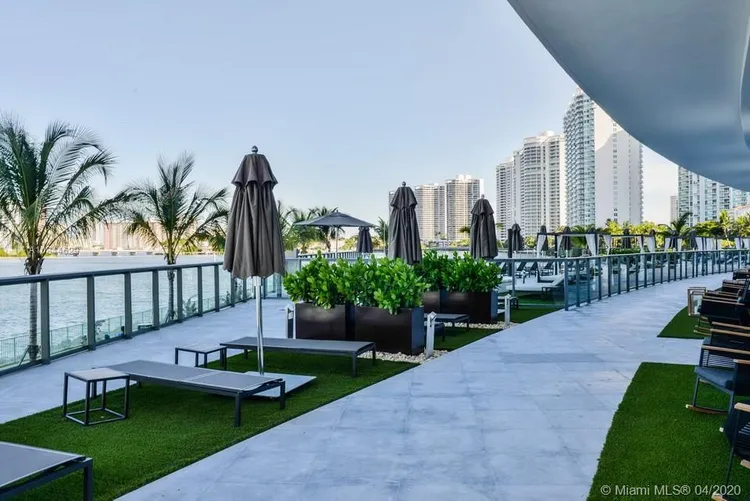 Echo Aventura #UPH01 image #31