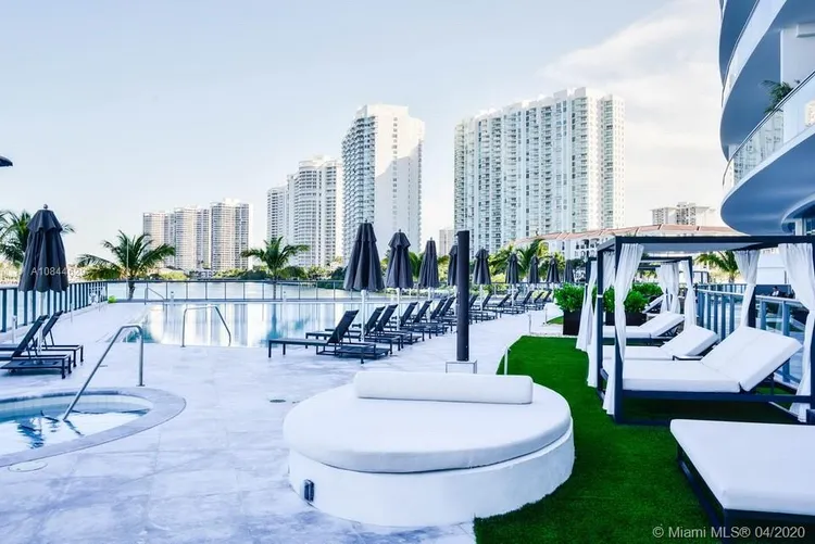 Echo Aventura #UPH01 image #33