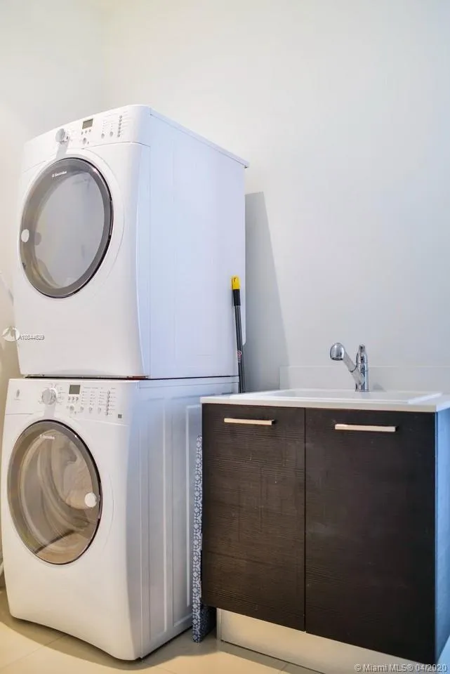 Echo Aventura #UPH01 image #9